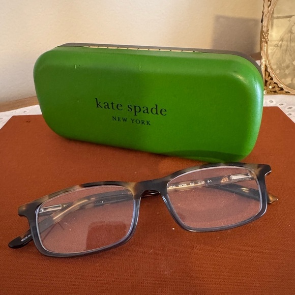 Kate Spade Tortoise Glasses with Vibrant Green Case main image 9